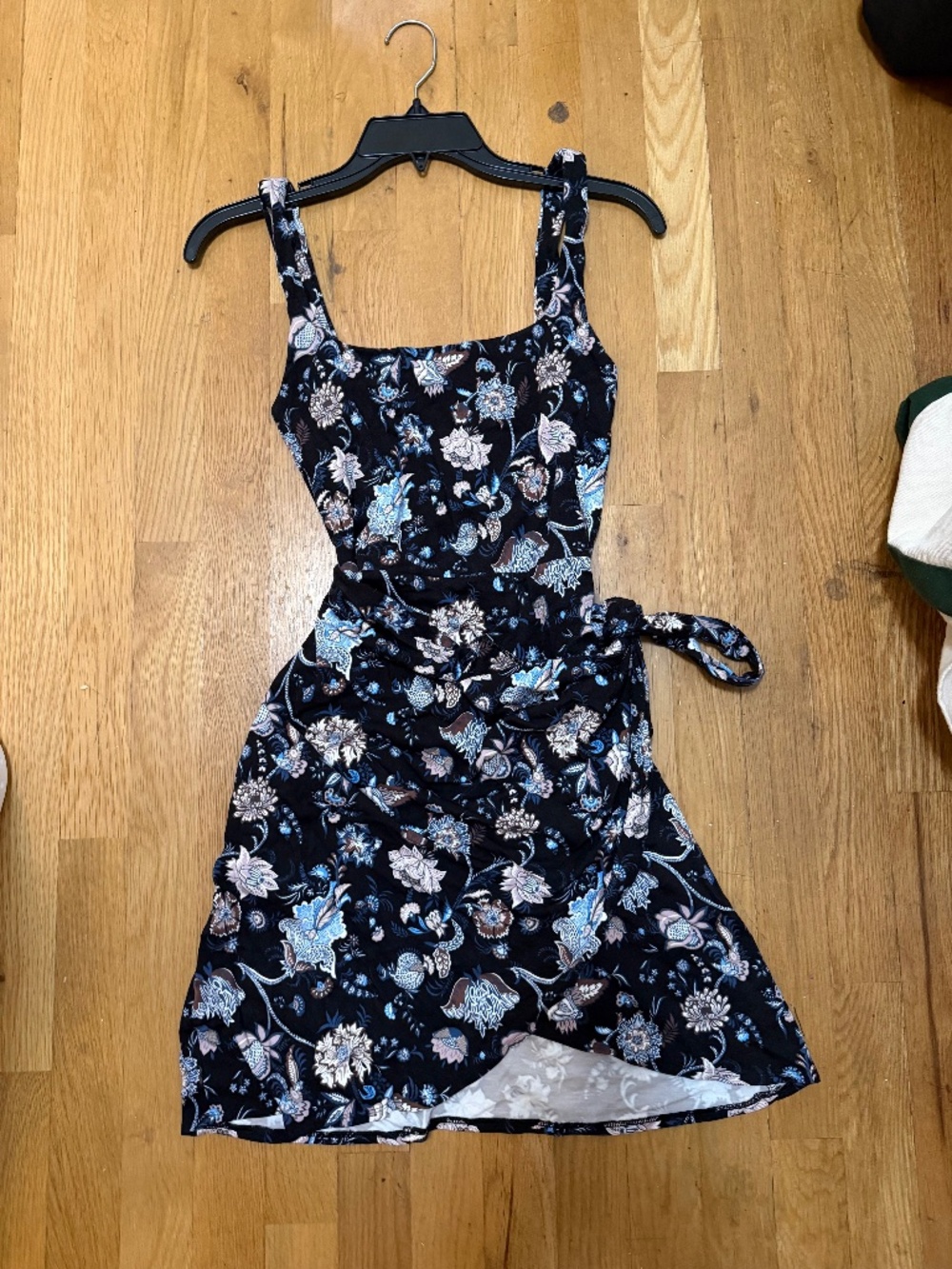 Aritizia Wilfred New Saturn Mini Dress Wrap Dress LARGE Floral